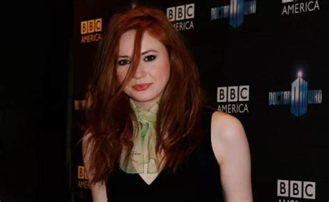 karen gillan desnuda|Karen Gillan’s naked selfie helps transform former ...